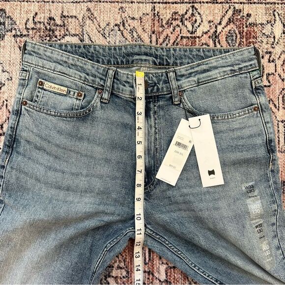 Calvin Klein NWT Skinny Fit Jeans Size W33 L30 Medium Blue Wash - Picture 9 of 14